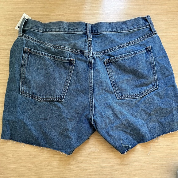 Old Navy size 14 distressed shorts NWT - Picture 2 of 5